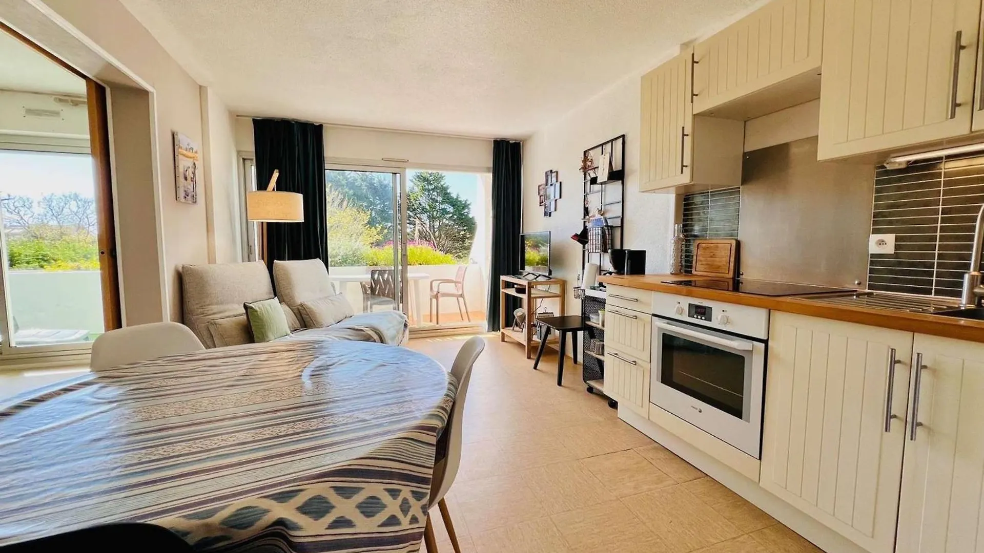 Appartement T2 A Quiberon - 40M² Avec Piscine, Tennis Et Parking Prive, Proche Plage Et Commerces - Fr-1-478-281